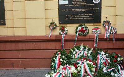 Az 1956-os Forradalomra és Hőseire emlékeztünk a Corvin Közben